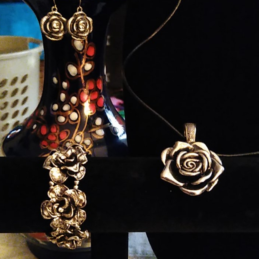 Silver Rose Set